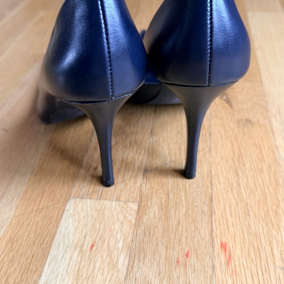 Sleek Navy Blue Pointed Toe Heels - Picture 2 of 2